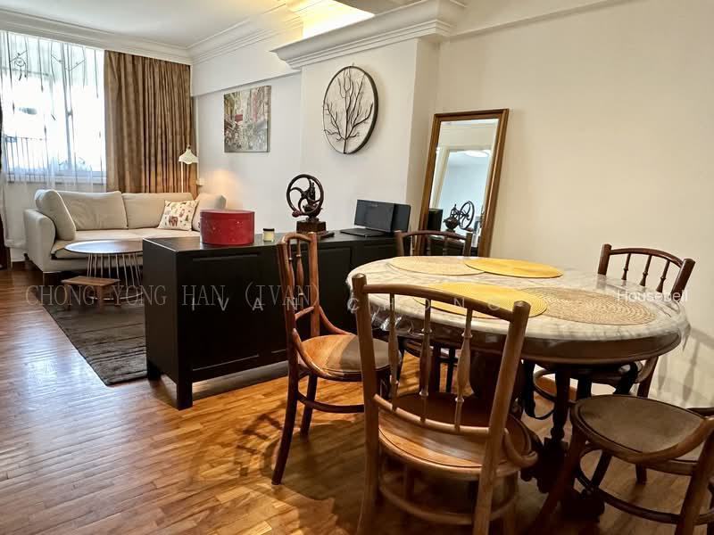 Holland Village MRT Great Condition 2 plus utility(2)