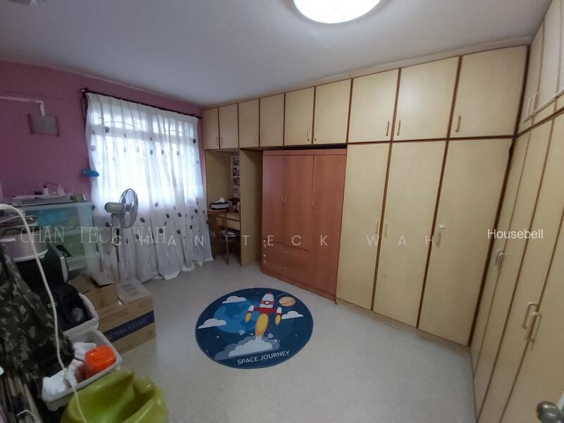 81 Commonwealth Close, S$ 350,000, 614 sqft, HDB - 3 STD