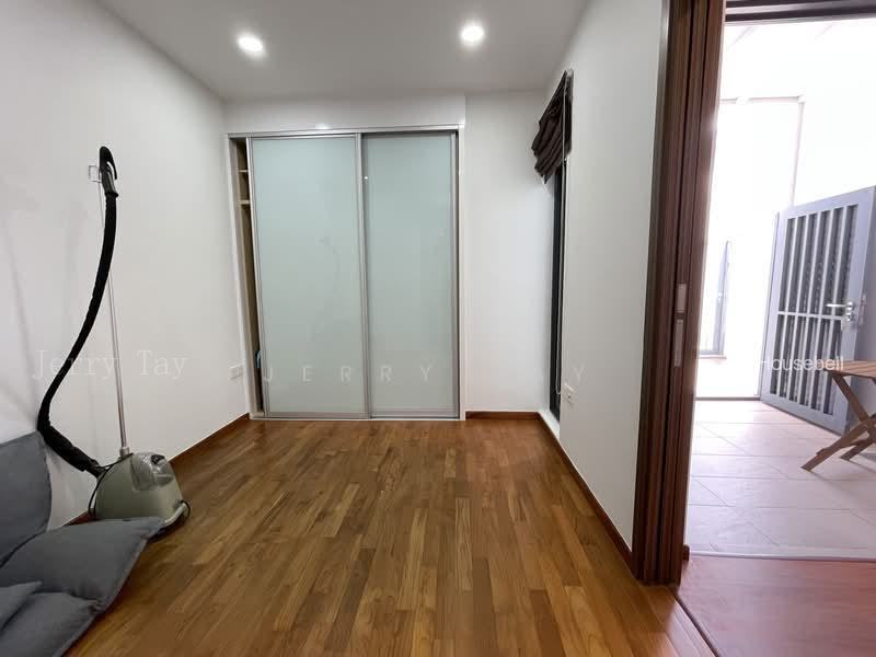 iSuites @ Palm, S$ 2,200 (Negotiable) /mo, 400 sqft, Condos - Condominium