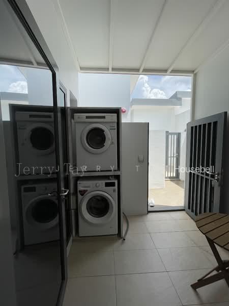 iSuites @ Palm, S$ 2,200 (Negotiable) /mo, 400 sqft, Condos - Condominium