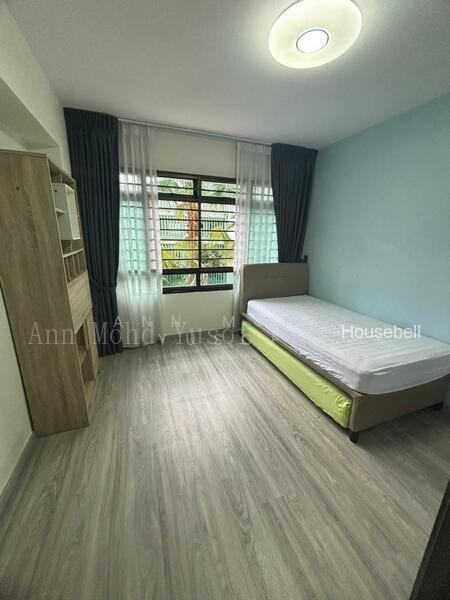 765 Woodlands Circle