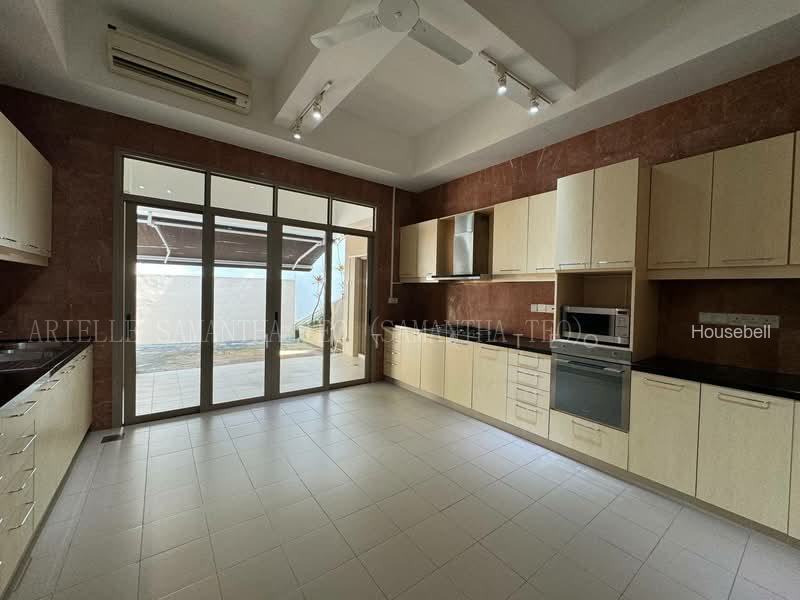 Luxurious crazy rich asian good class bungalow