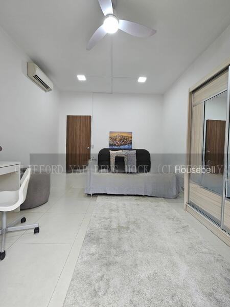 NUS - extra large room male student