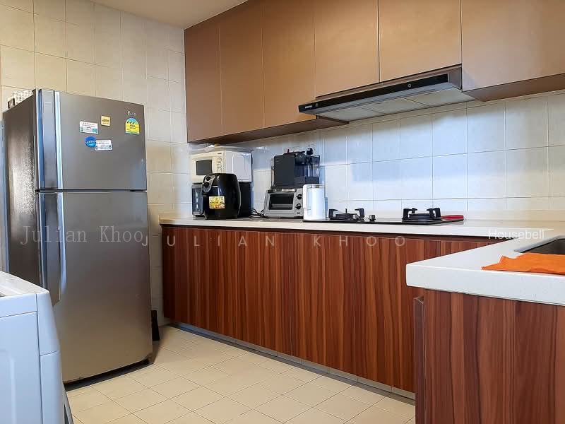 Tropicana Condominium, S$ 1,050 /mo, 120 sqft, Condos - Condominium