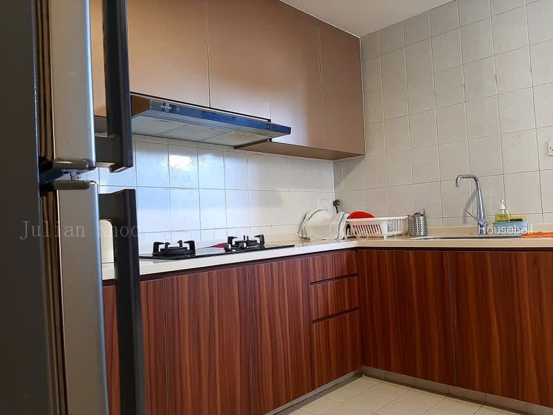 Tropicana Condominium, S$ 1,050 /mo, 120 sqft, Condos - Condominium