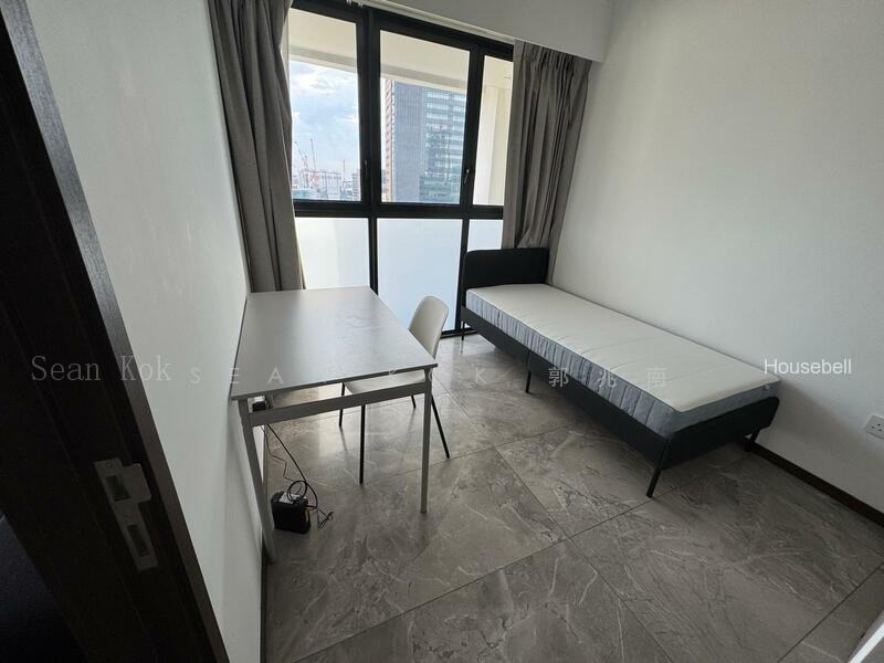One Pearl Bank(6)