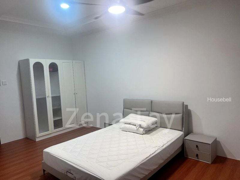 Semi-Detached House for Room Rent: 56 Moonstone Lane(1)