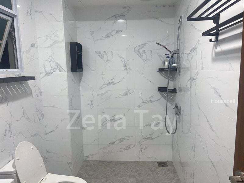 Semi-Detached House for Room Rent: 56 Moonstone Lane(3)