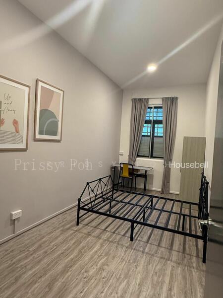 Hamilton Road Room for lease