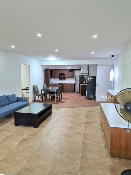 725 Pasir Ris Street 72