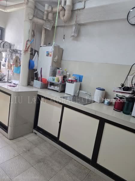548 Jurong West Street 42(1)