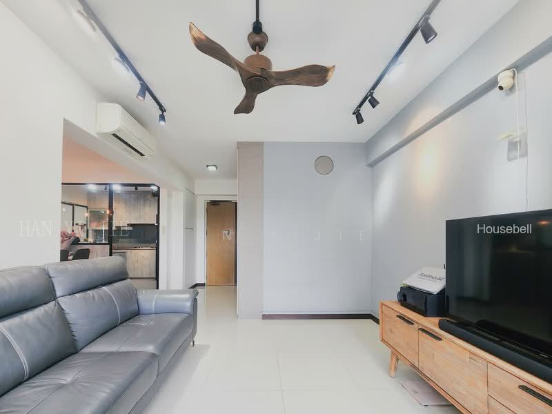 684D Edgedale Plains, S$ 745,000 (可协商价格), 1,001 sqft, 组屋 - 4 A