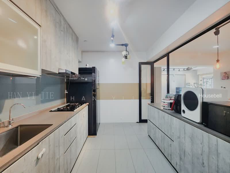 684D Edgedale Plains, S$ 745,000 (可协商价格), 1,001 sqft, 组屋 - 4 A