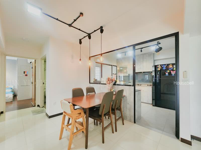 684D Edgedale Plains, S$ 745,000 (可协商价格), 1,001 sqft, 组屋 - 4 A