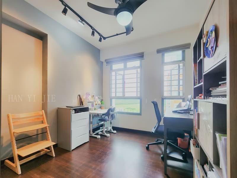 684D Edgedale Plains, S$ 745,000 (可协商价格), 1,001 sqft, 组屋 - 4 A