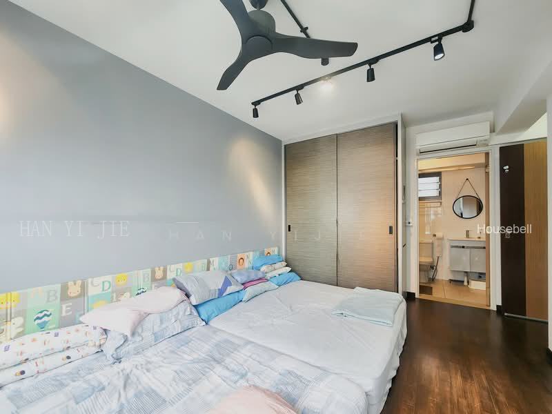 684D Edgedale Plains, S$ 745,000 (可协商价格), 1,001 sqft, 组屋 - 4 A