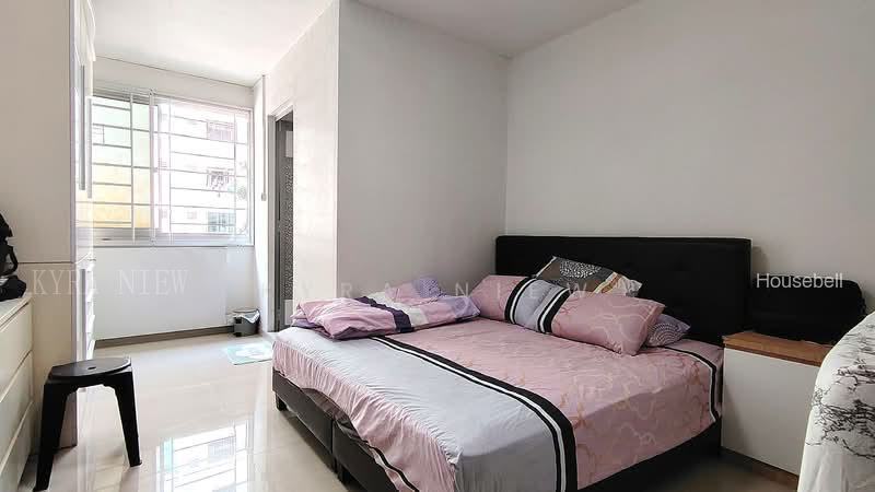 813 Jurong West Street 81, S$ 520,000 (Negotiable), 1,119 sqft, HDB - 4 A