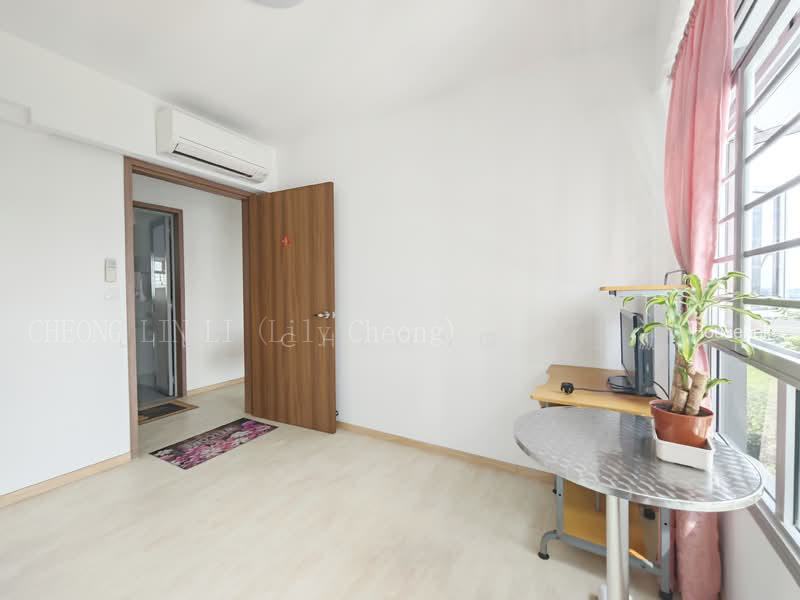 473A Yishun St 42, S$ 850 /mo, 100 sqft, HDB - 4 A