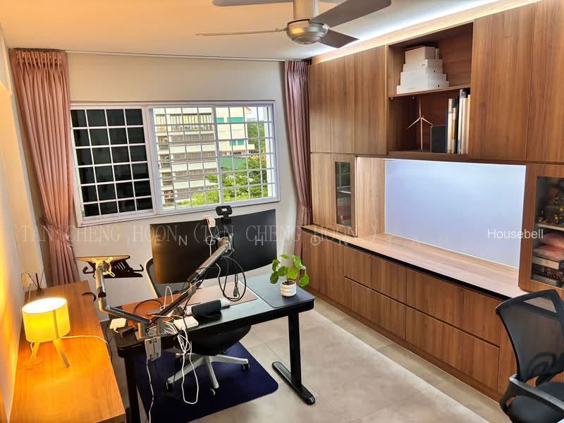 238 Jurong East Street 21(5)