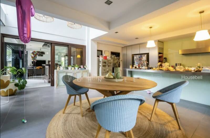 Walk to Great World City, S$ 15,000 (Negotiable) /mo, 3,000 sqft, Landed - Corner Terrace