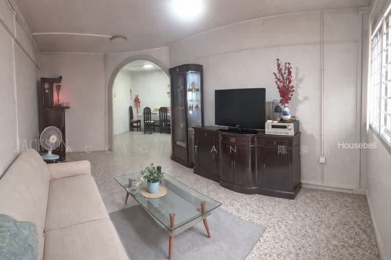 328 Hougang Avenue 5