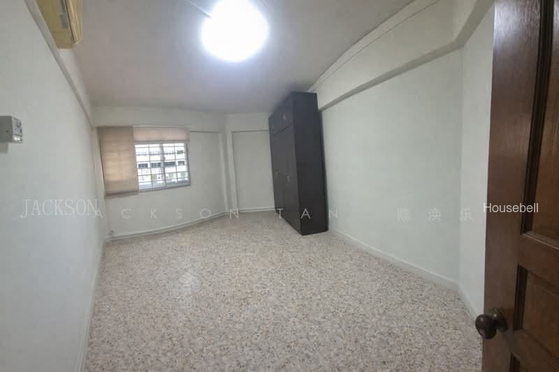 328 Hougang Avenue 5, S$ 540,000 (Negotiable), 1,033 sqft, HDB - 4 NG