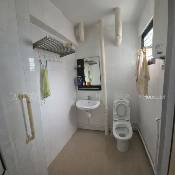 328 Hougang Avenue 5, S$ 540,000 (Negotiable), 1,033 sqft, HDB - 4 NG