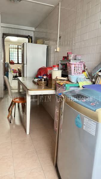 697 Hougang Street 61, S$ 950 /mo, 107 sqft, HDB - 4 S