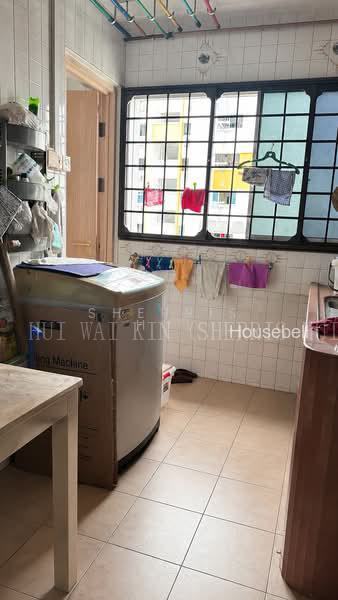 697 Hougang Street 61, S$ 950 /mo, 107 sqft, HDB - 4 S