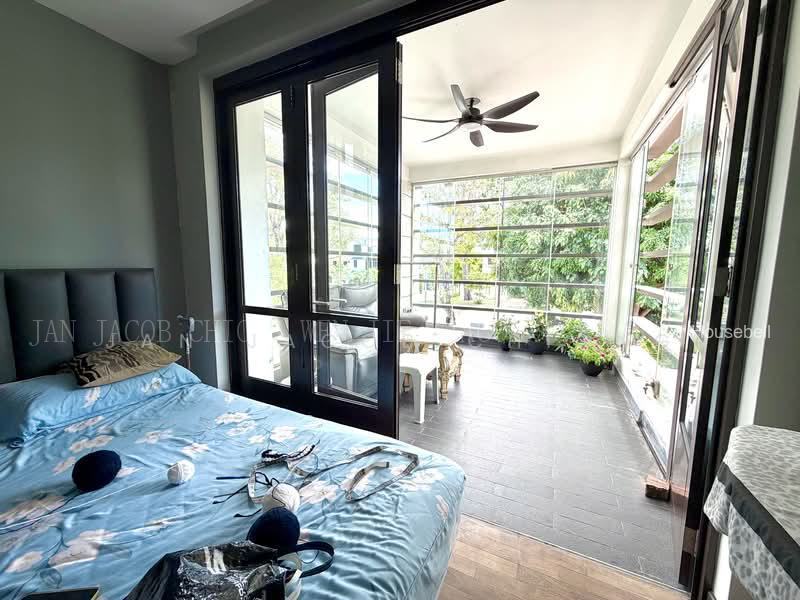 Bedok Road, S$ 7,000,000 (Negotiable), 4,500 sqft, Landed - Corner Terrace