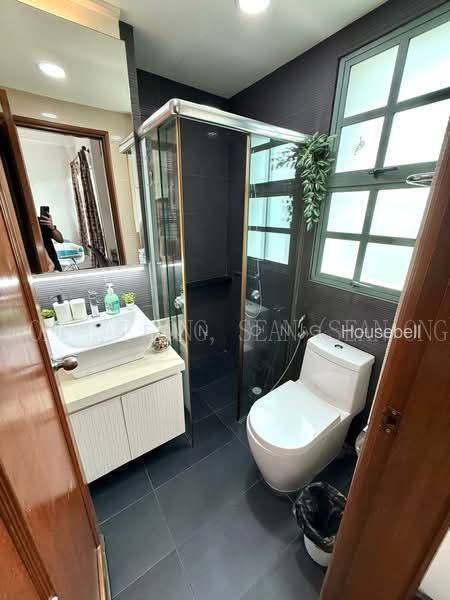 Gold Coast Condo, S$ 2,400 /mo, 180 sqft, Condos - Condominium
