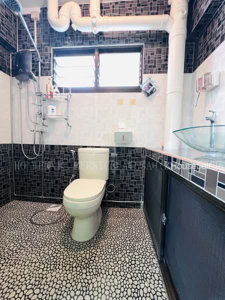 607 Woodlands Ring Road, S$ 568,000 (Negotiable), 1,087 sqft, HDB - 4 A