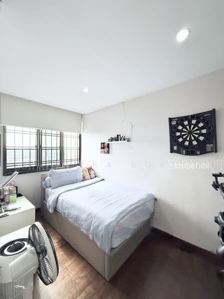 272B Jurong West Street 24, S$ 598,000, 1,206 sqft, HDB - 5 Premium