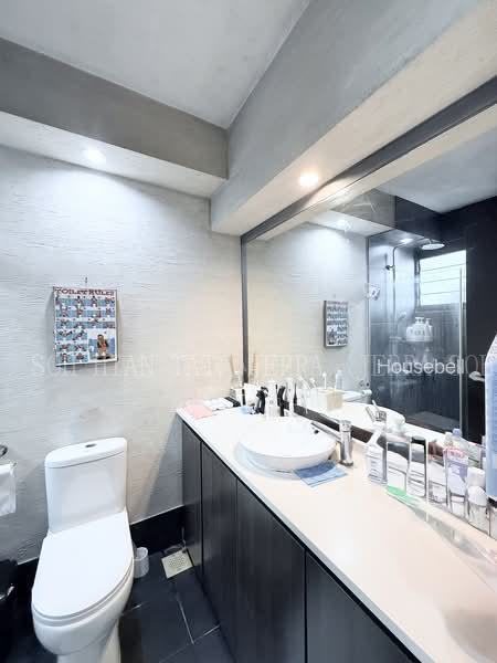 272B Jurong West Street 24, S$ 598,000, 1,206 sqft, HDB - 5 Premium