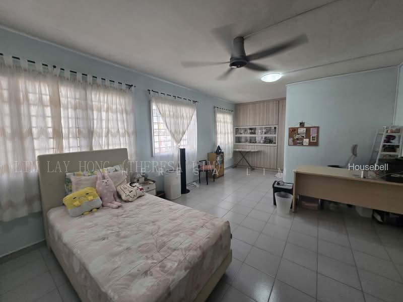 932 Jurong West Street 92(5)