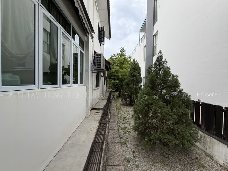 District 17 Detached with Wide Frontage & Sub-Divide Potential(2)