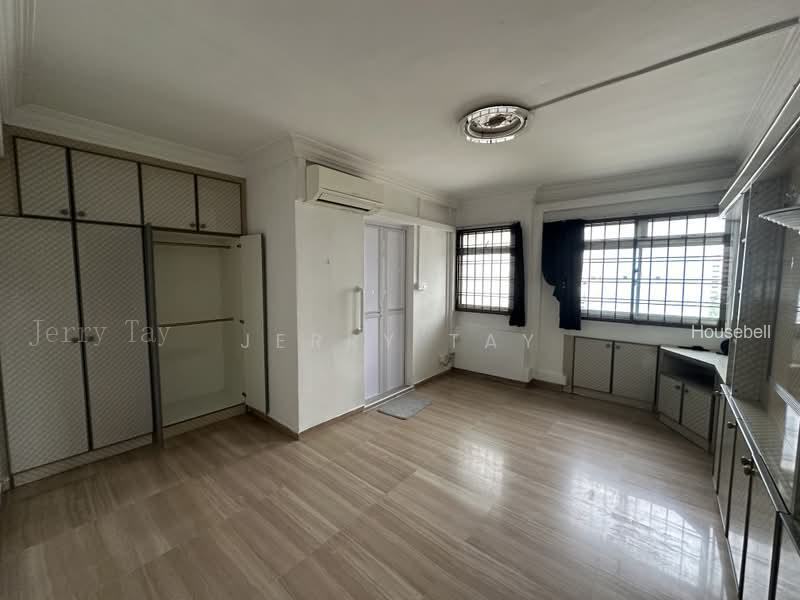 839 Woodlands Street 82(1)
