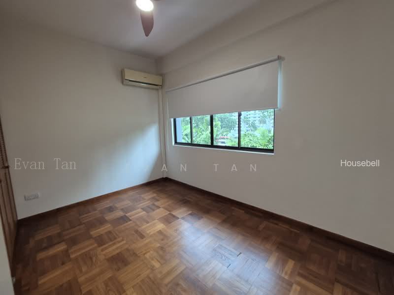 3 Storey 5 Room Terrace @ East Coast, S$ 13,000 /mo, 3,940 sqft, Landed - Corner Terrace