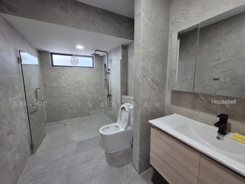 3 Storey 5 Room Terrace @ East Coast, S$ 13,000 /mo, 3,940 sqft, Landed - Corner Terrace