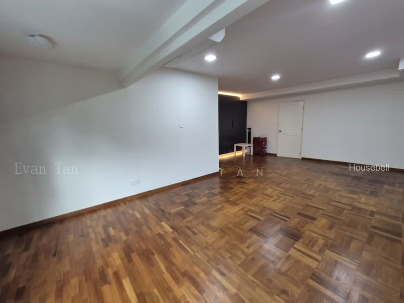 3 Storey 5 Room Terrace @ East Coast, S$ 13,000 /mo, 3,940 sqft, Landed - Corner Terrace