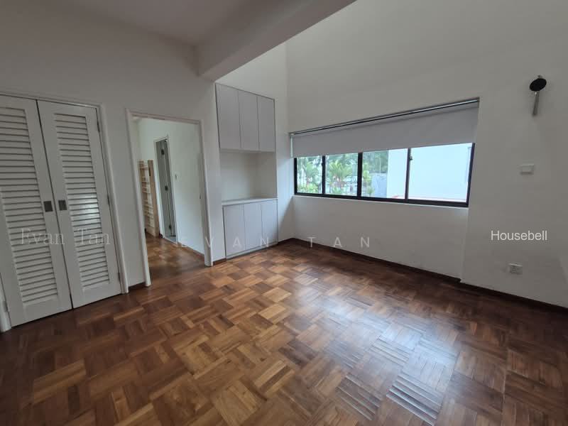 3 Storey 5 Room Terrace @ East Coast, S$ 13,000 /mo, 3,940 sqft, Landed - Corner Terrace
