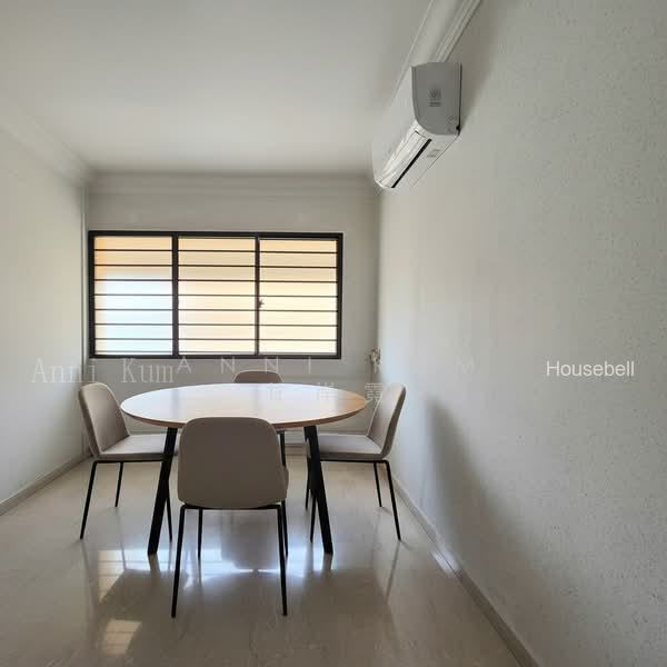 742 Tampines Street 72(5)