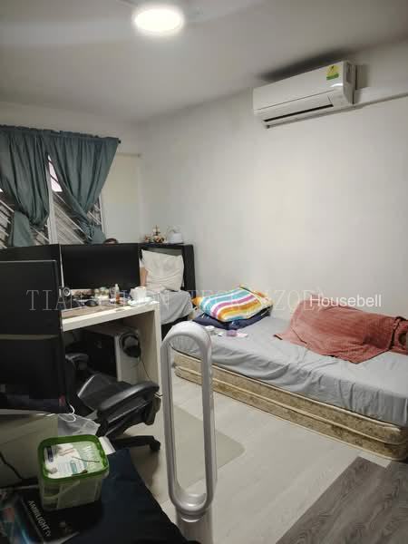 244 Jurong East Street 24, S$ 439,000 (Negotiable), 721 sqft, HDB - 3 NG