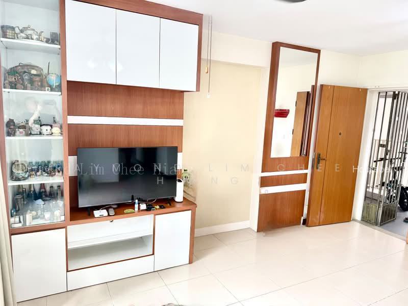 22 Teban Gardens Road, S$ 615,000 (Negotiable), 990 sqft, HDB - 4 A