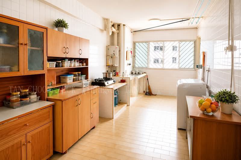745 Yishun Street 72(2)
