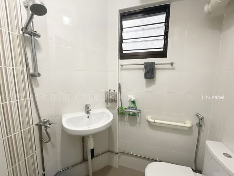 244 Jurong East Street 24(2)