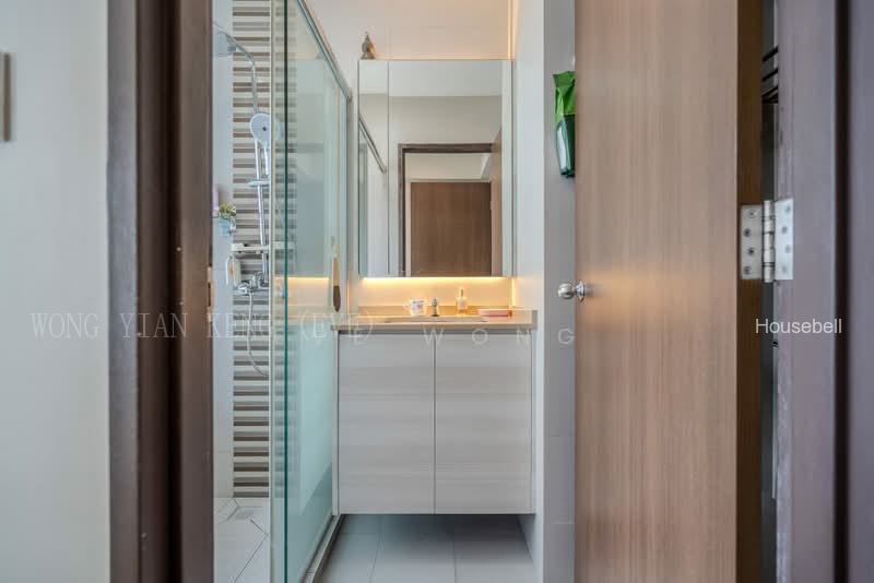 588D Ang Mo Kio Street 52, S$ 1,380,000 (Negotiable), 980 sqft, HDB - 4 Premium
