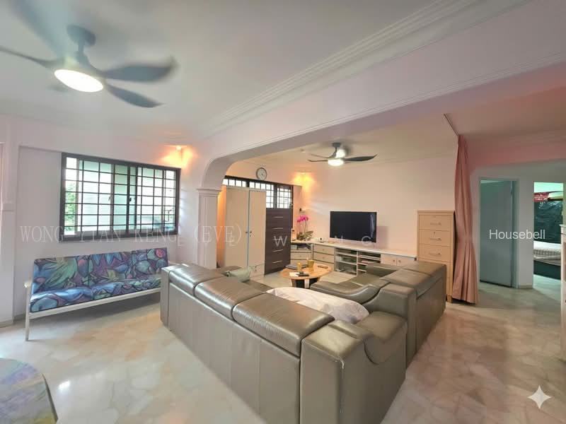 542 Hougang Avenue 8(4)