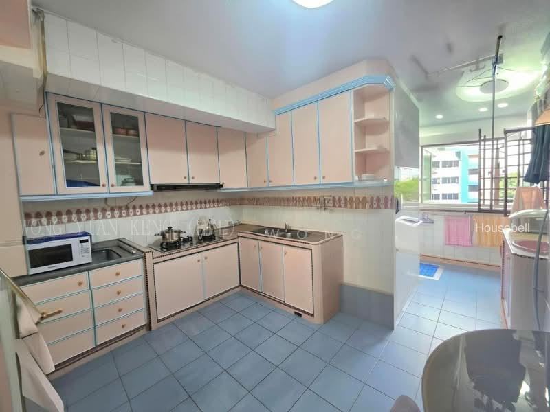 542 Hougang Avenue 8(6)