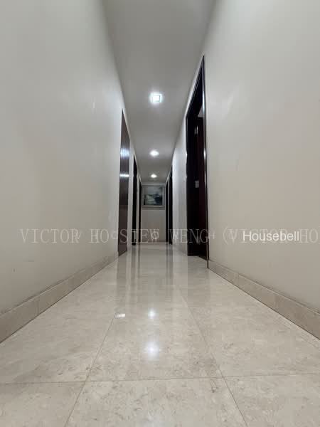 Grandeur 8(6)